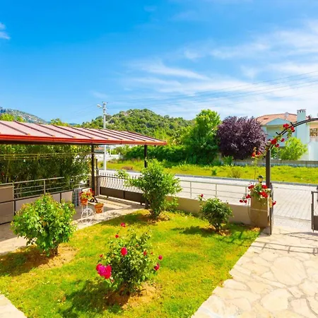 Toprak Vila *